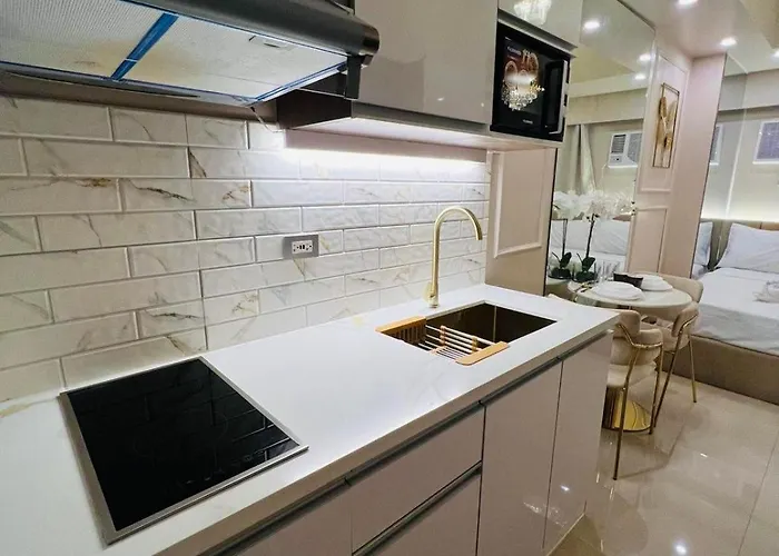 88 Family Radiance Bay * Manila
